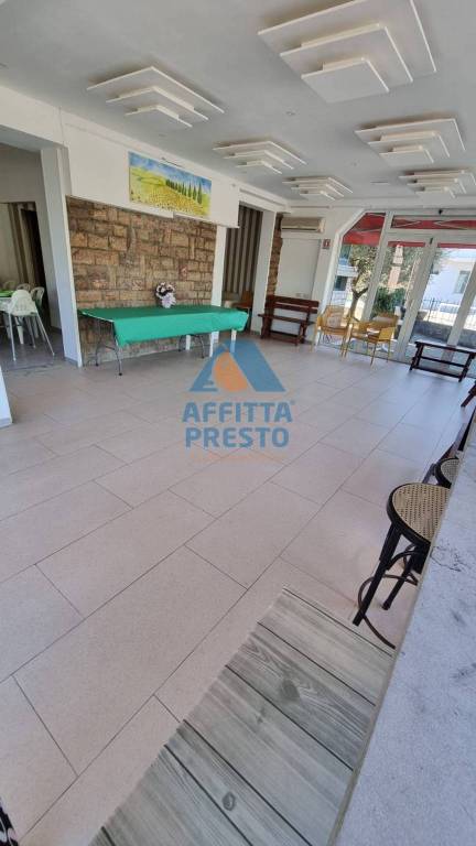 negozio in affitto a Cerreto Guidi in zona Ripoli
