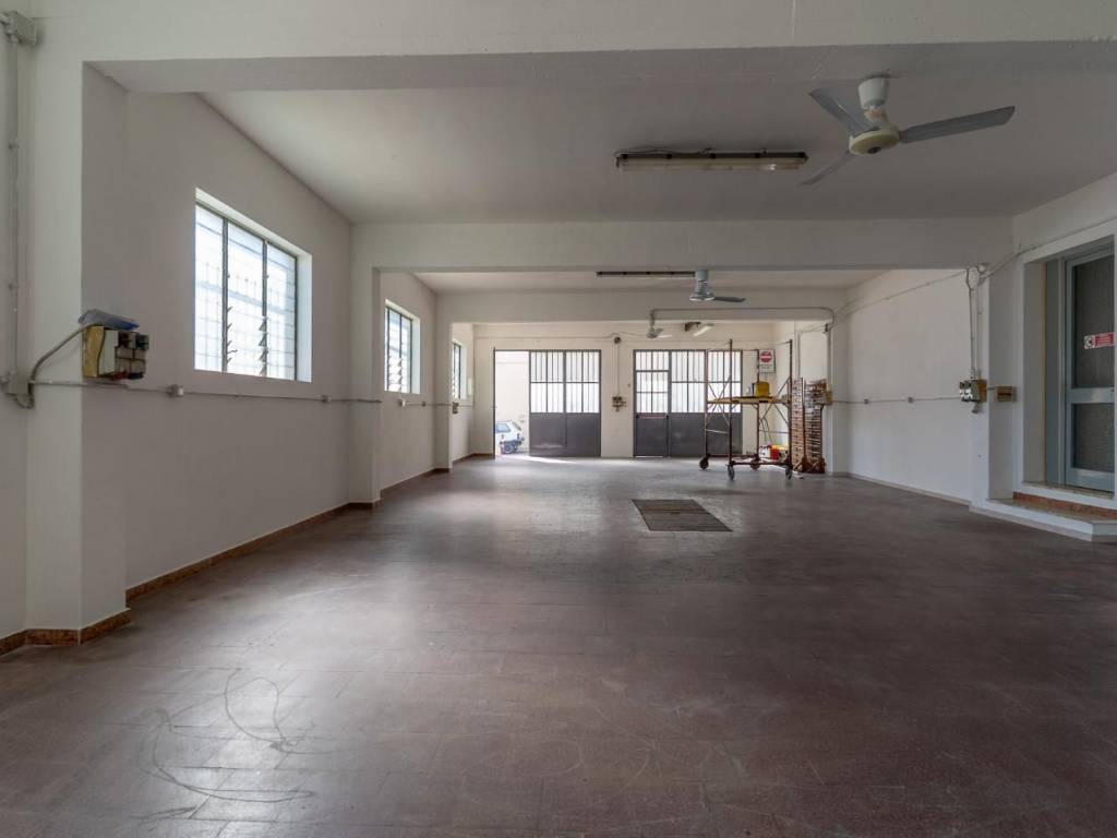 locale commerciale in affitto a Cerreto Guidi