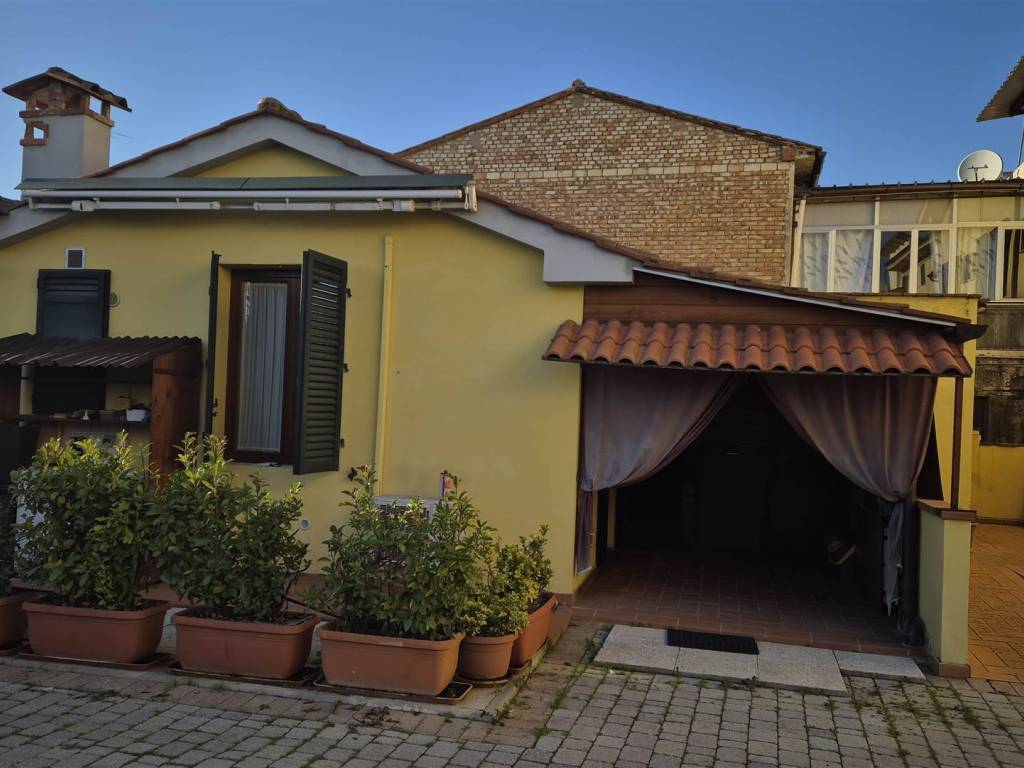 appartamento in affitto a Cerreto Guidi in zona Stabbia