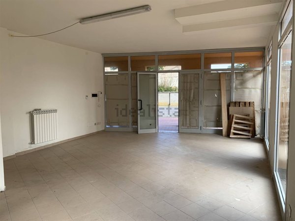 locale commerciale in affitto a Certaldo