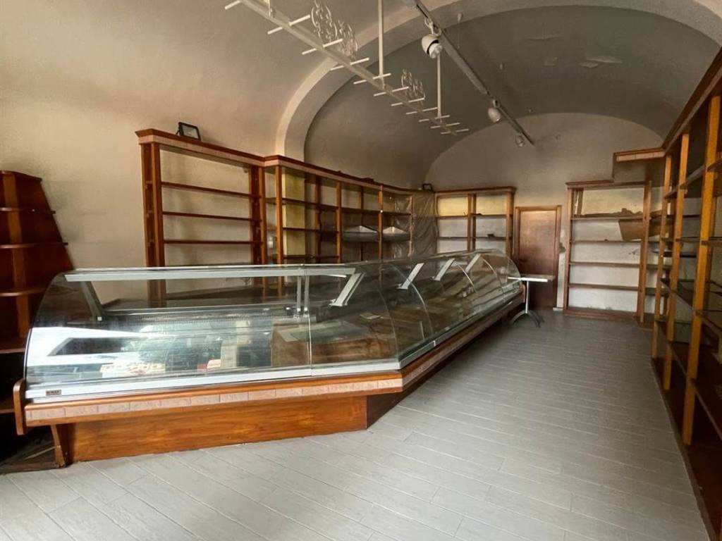 negozio in affitto a Certaldo