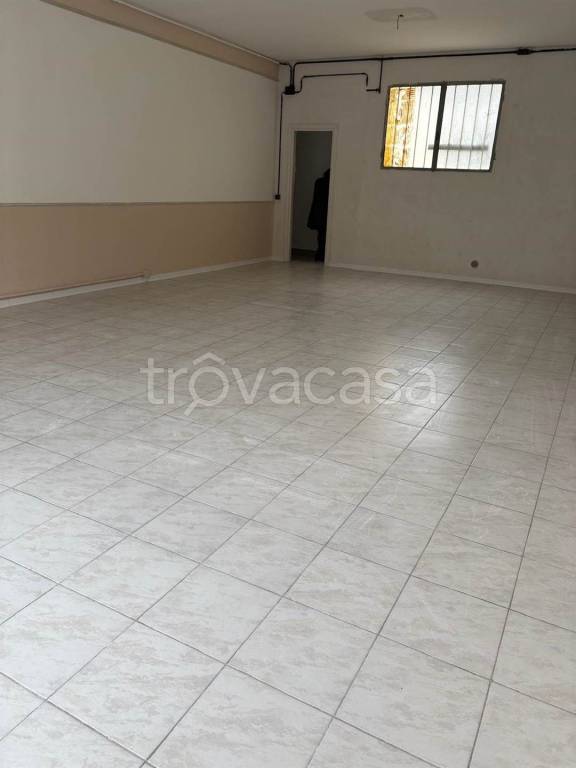 locale commerciale in affitto a Certaldo