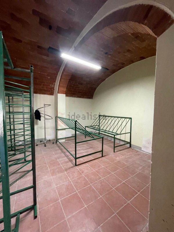 locale commerciale in affitto a Certaldo