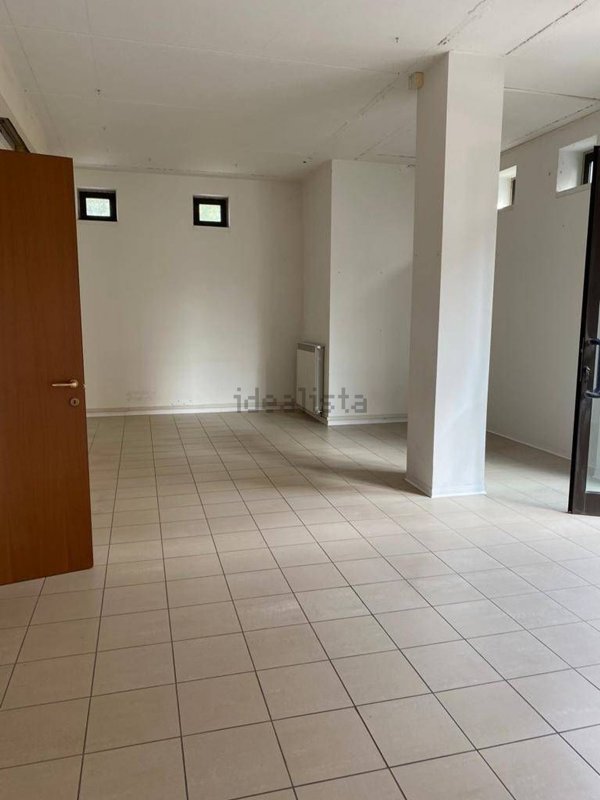 locale commerciale in affitto a Certaldo