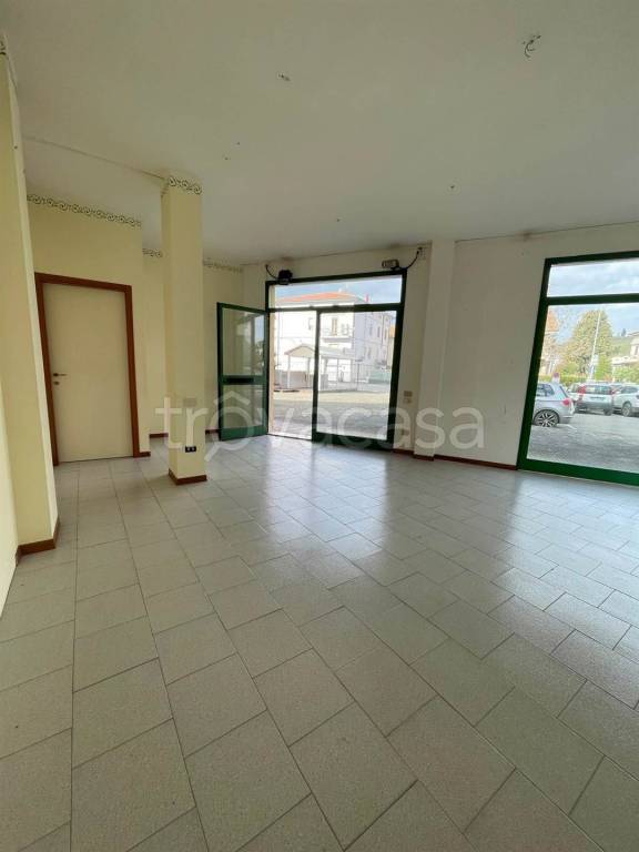 negozio in affitto a Certaldo