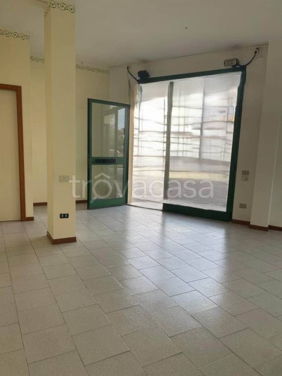negozio in affitto a Certaldo