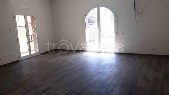 negozio in affitto a Certaldo