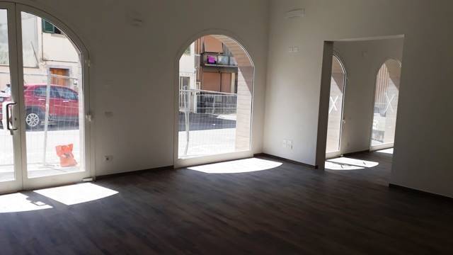 negozio in affitto a Certaldo