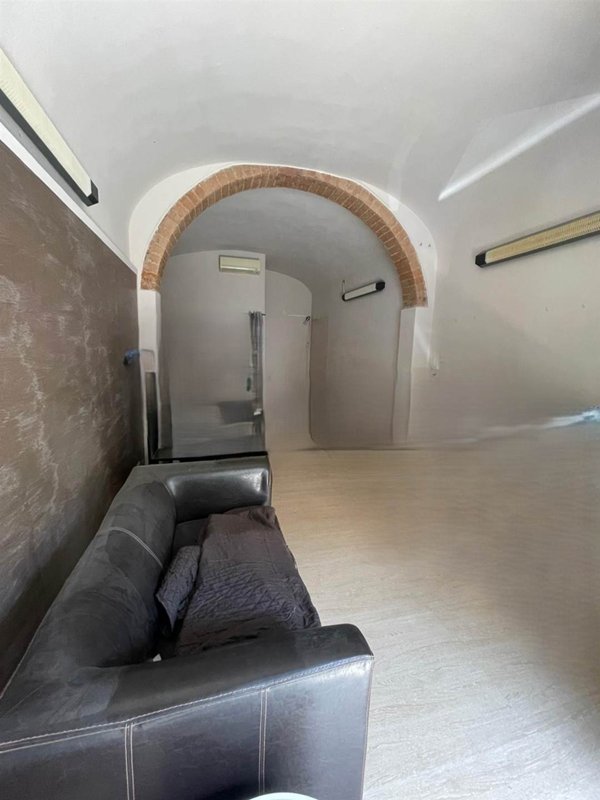 negozio in affitto a Certaldo