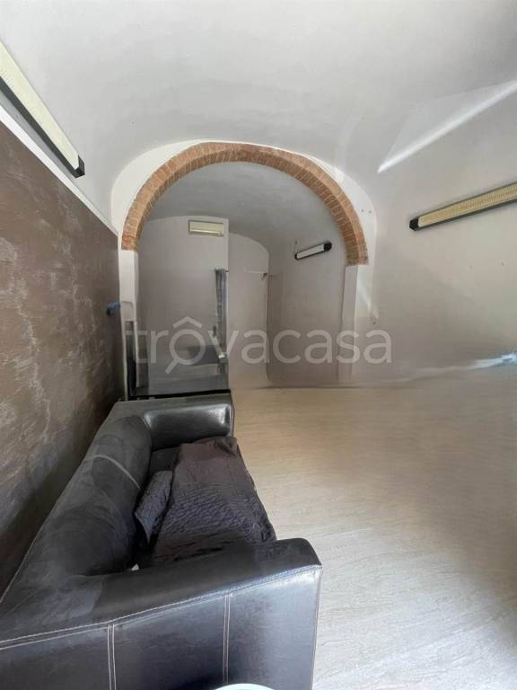negozio in affitto a Certaldo
