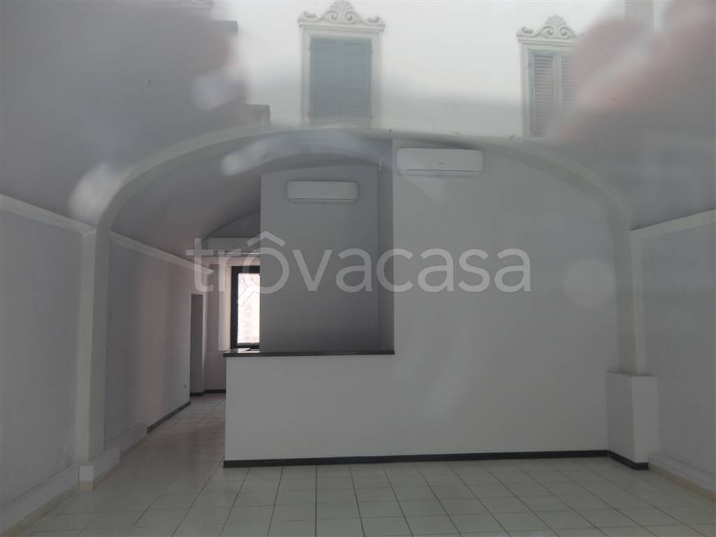 negozio in affitto a Certaldo