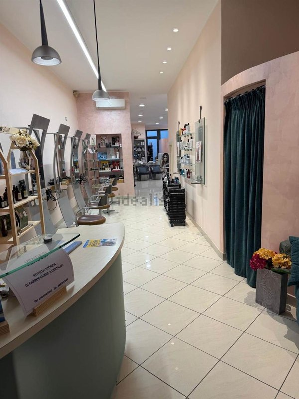 locale commerciale in affitto a Certaldo