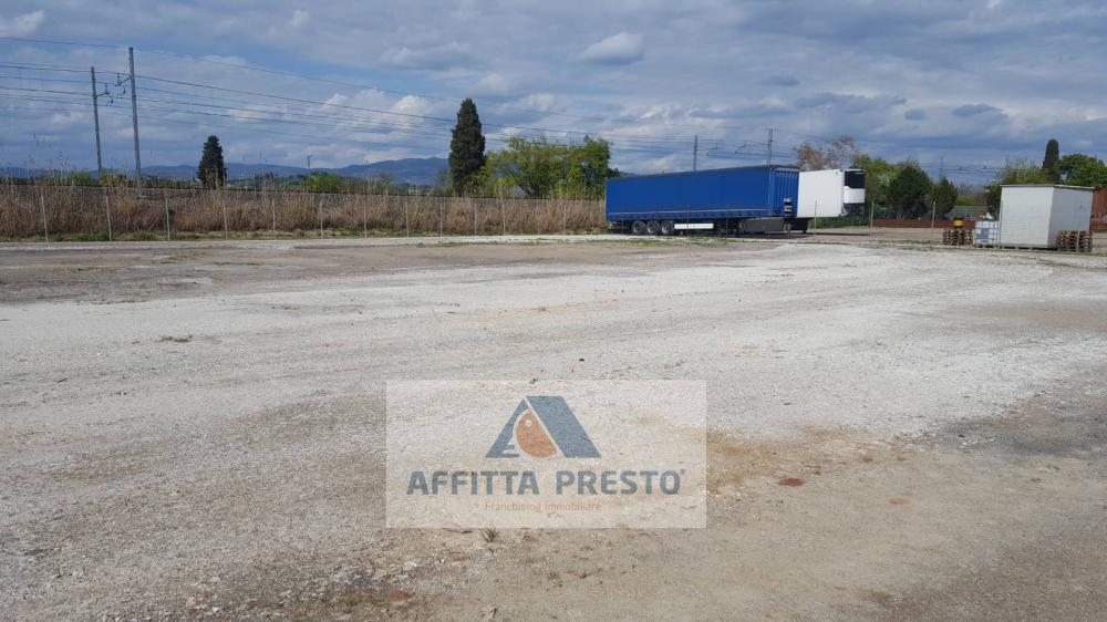 locale di sgombero in affitto ad Empoli