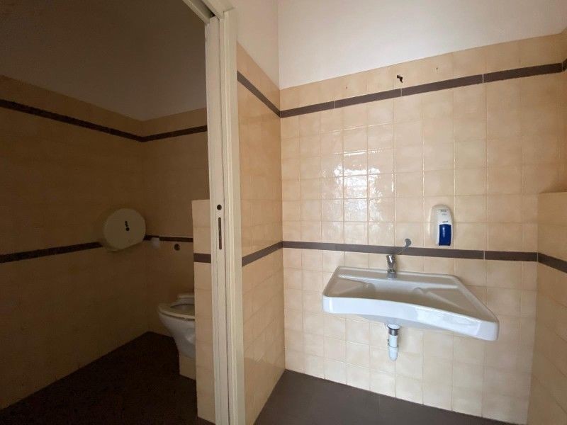 locale commerciale in affitto ad Empoli