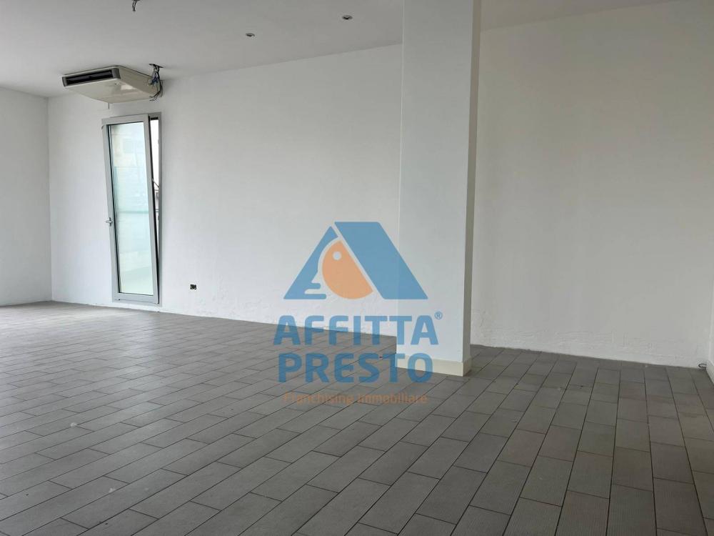 negozio in affitto ad Empoli
