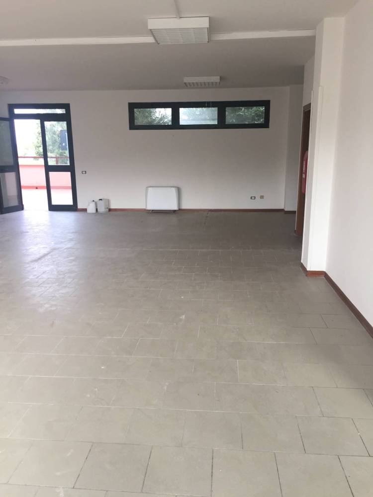 negozio in affitto ad Empoli