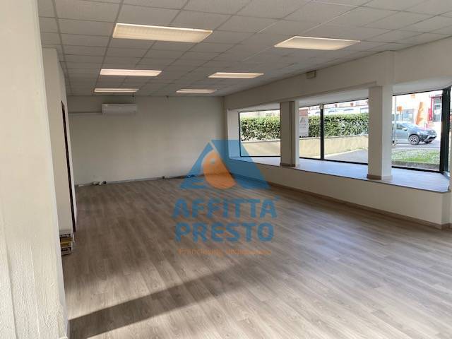 negozio in affitto ad Empoli