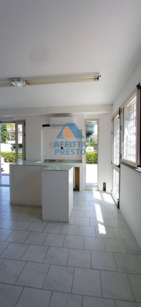 negozio in affitto ad Empoli