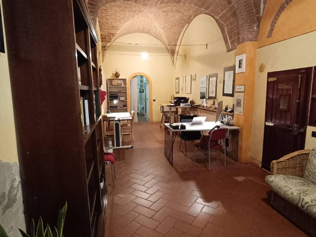 locale commerciale in affitto ad Empoli in zona Centro Storico