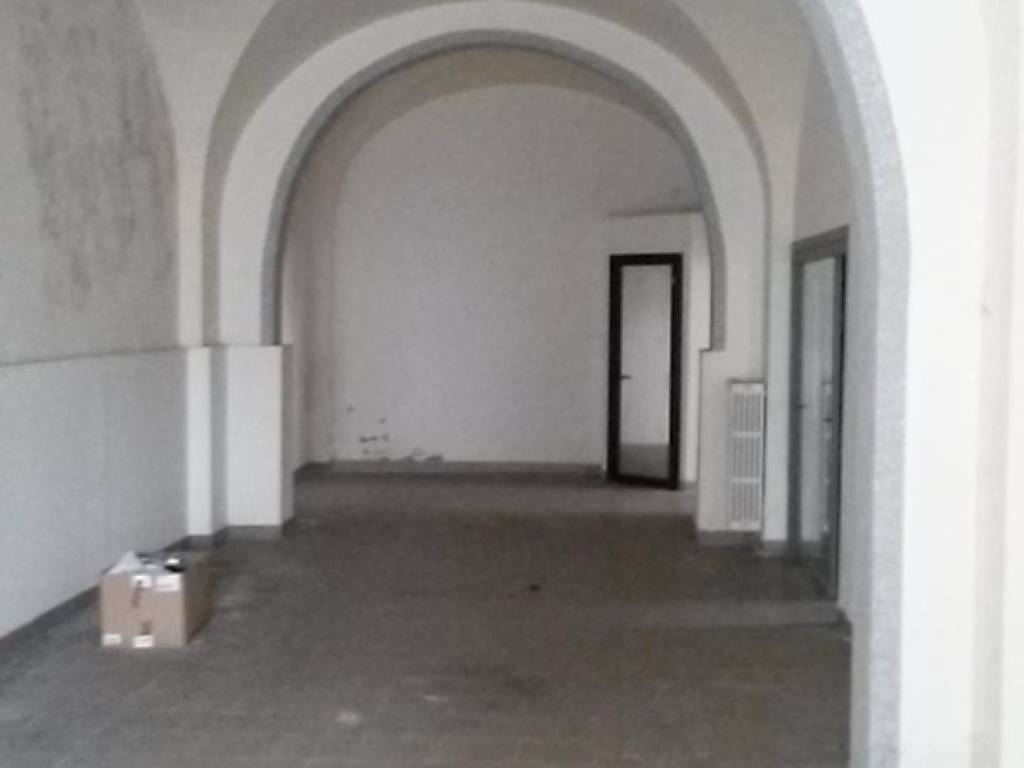 negozio in affitto ad Empoli