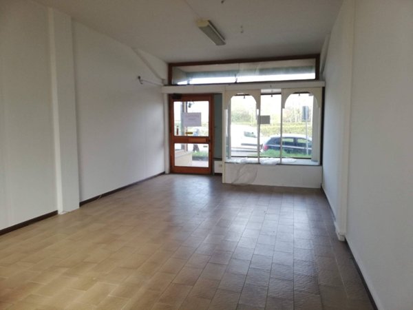 negozio in affitto ad Empoli