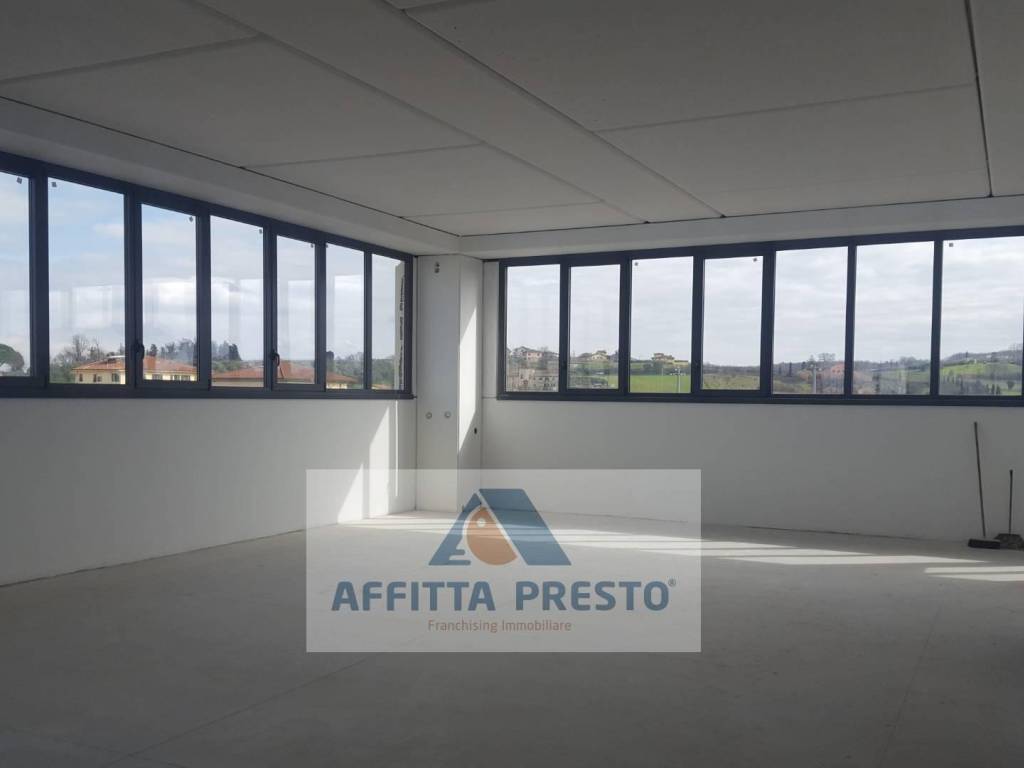 locale commerciale in affitto ad Empoli in zona Marcignana