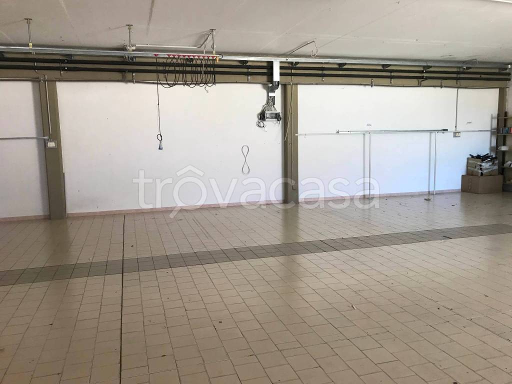 negozio in affitto ad Empoli