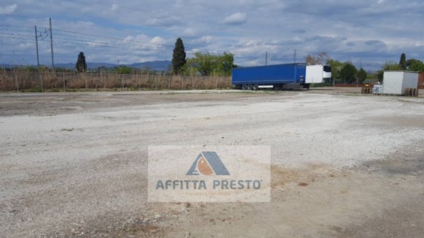 locale di sgombero in affitto ad Empoli