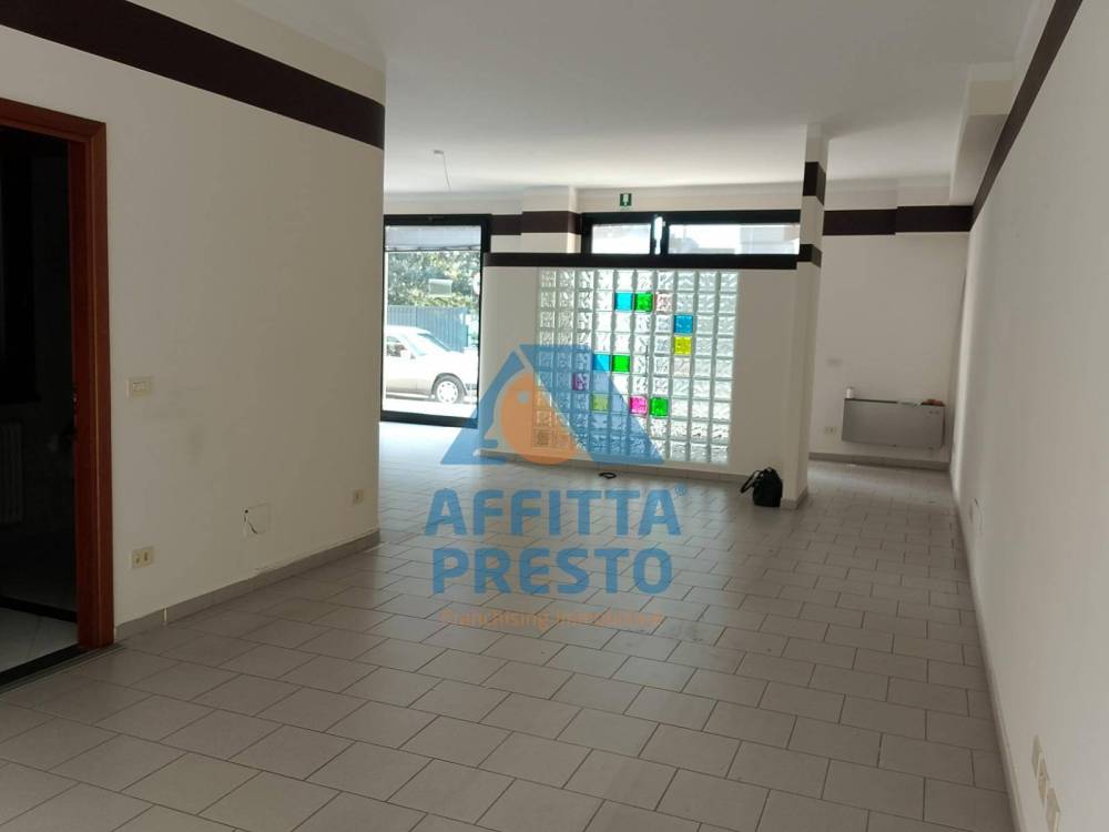 negozio in affitto ad Empoli
