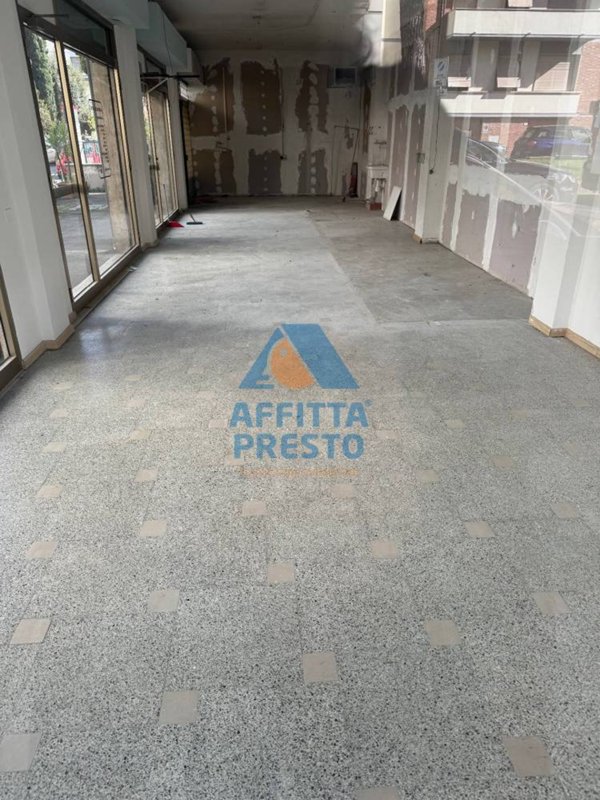 negozio in affitto ad Empoli