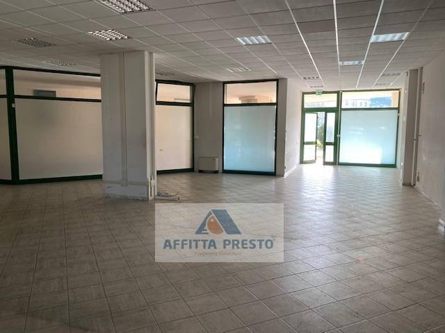 negozio in affitto ad Empoli