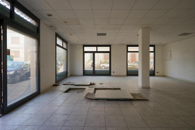 negozio in affitto ad Empoli