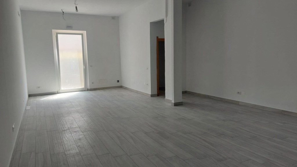 negozio in affitto ad Empoli