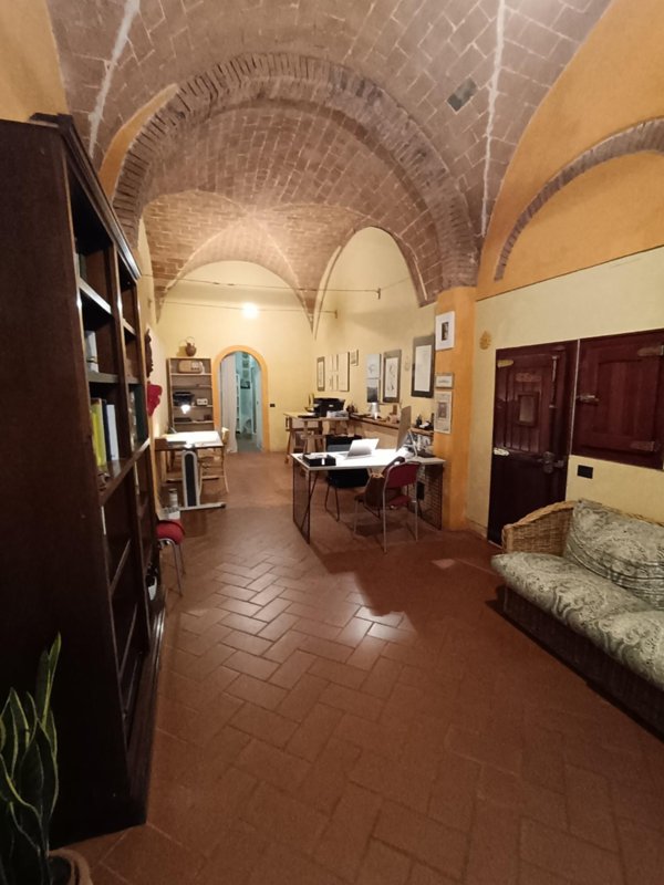 locale di sgombero in affitto ad Empoli in zona Centro Storico