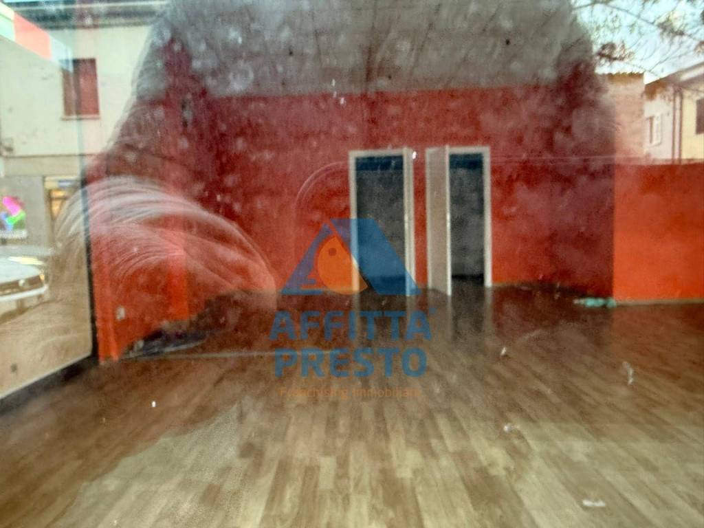 negozio in affitto ad Empoli