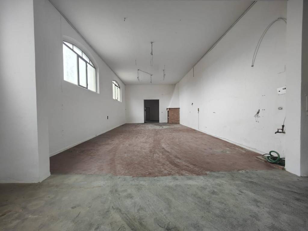 capannone in affitto ad Empoli in zona Marcignana