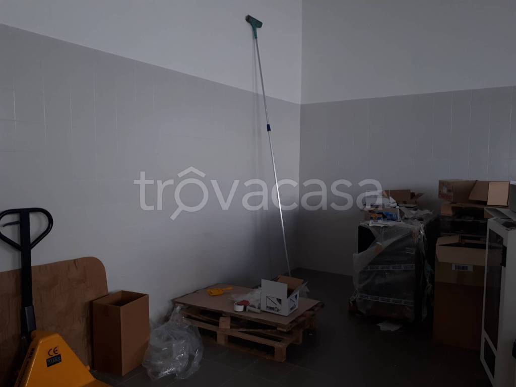 locale commerciale in affitto ad Empoli