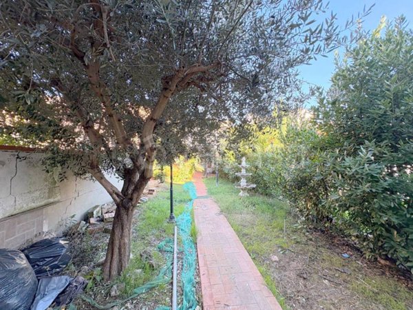 casa indipendente in affitto ad Empoli