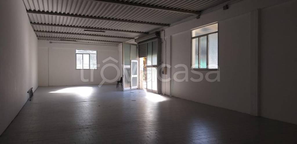 locale commerciale in affitto ad Empoli in zona Marcignana