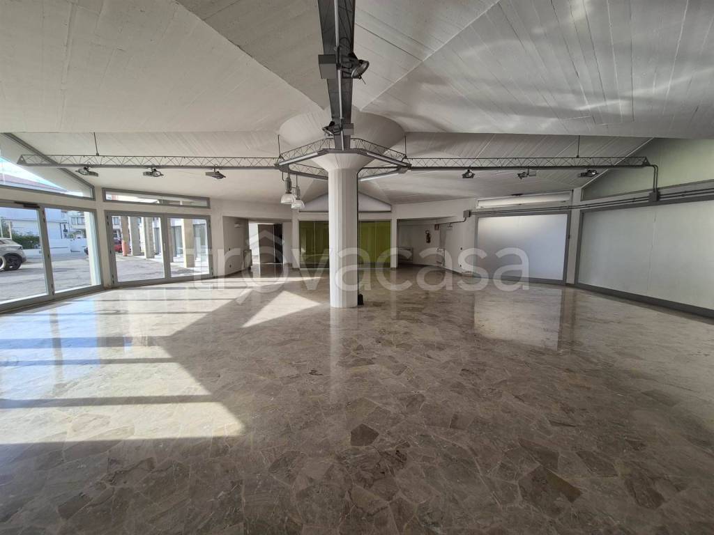 negozio in affitto ad Empoli in zona Centro Storico