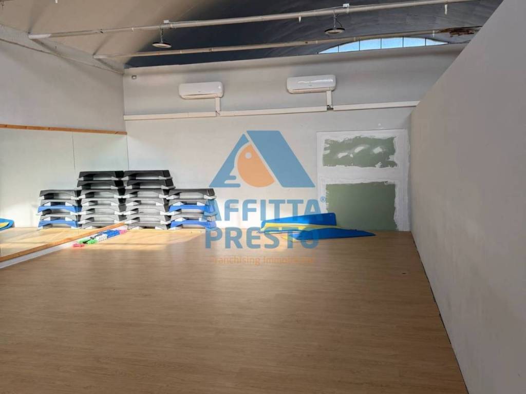 locale commerciale in affitto ad Empoli