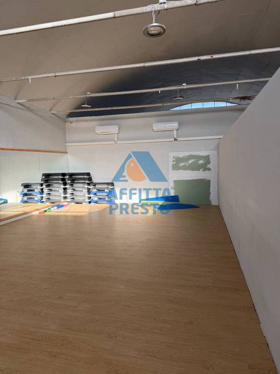 locale commerciale in affitto ad Empoli
