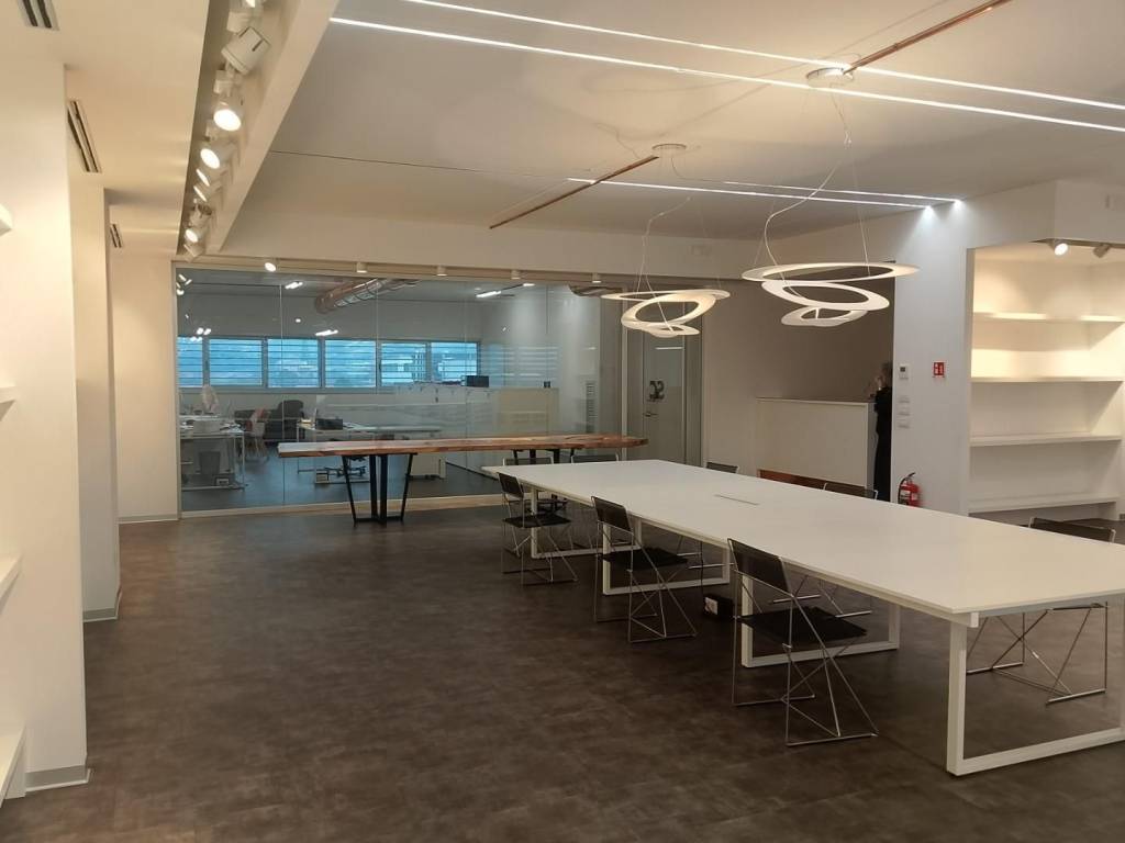 locale commerciale in affitto ad Empoli in zona Marcignana