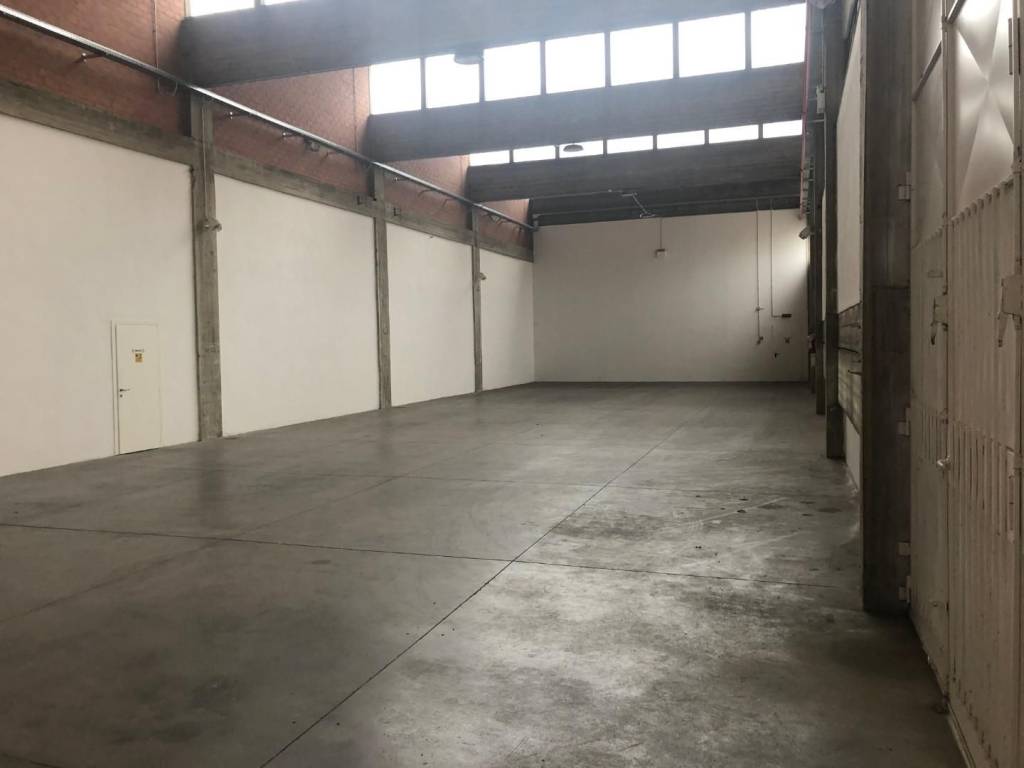 locale commerciale in affitto ad Empoli in zona Marcignana