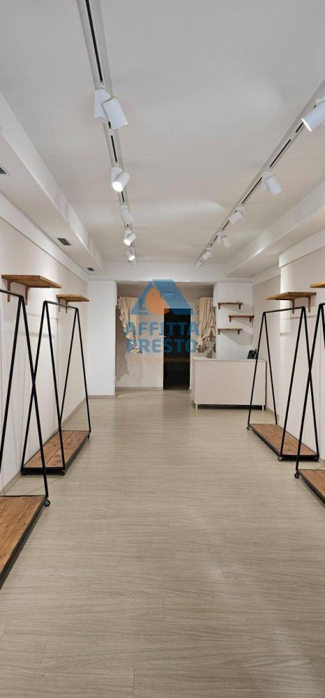 negozio in affitto ad Empoli in zona Centro Storico