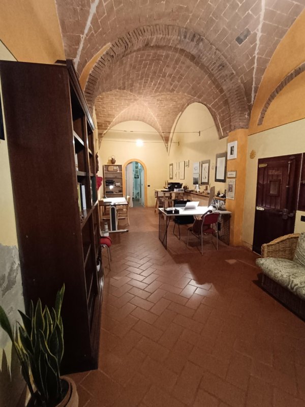 locale di sgombero in affitto ad Empoli in zona Centro Storico