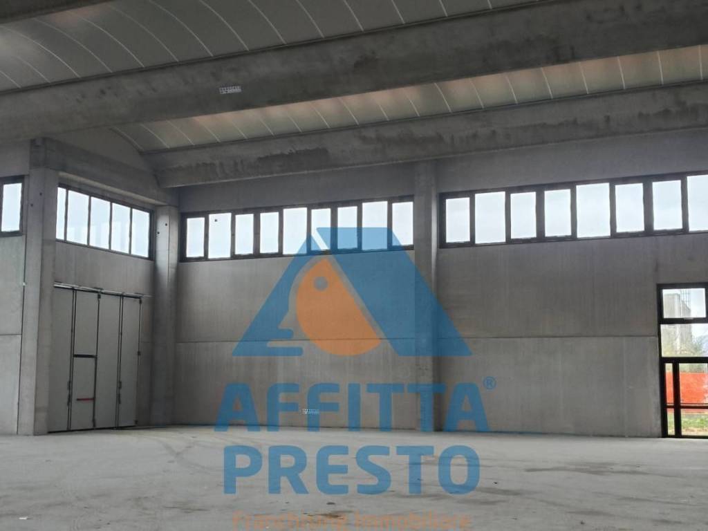 locale commerciale in affitto ad Empoli in zona Marcignana