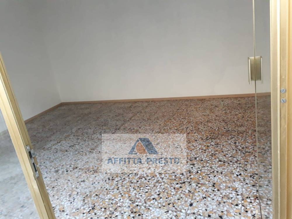 negozio in affitto ad Empoli in zona Centro Storico