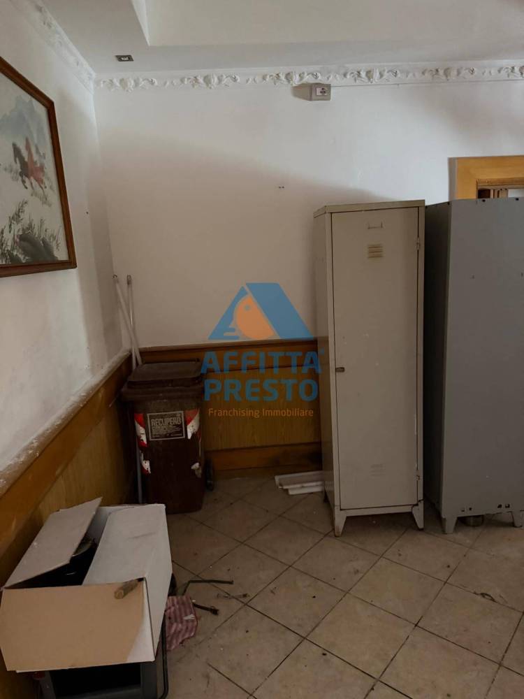 negozio in affitto ad Empoli