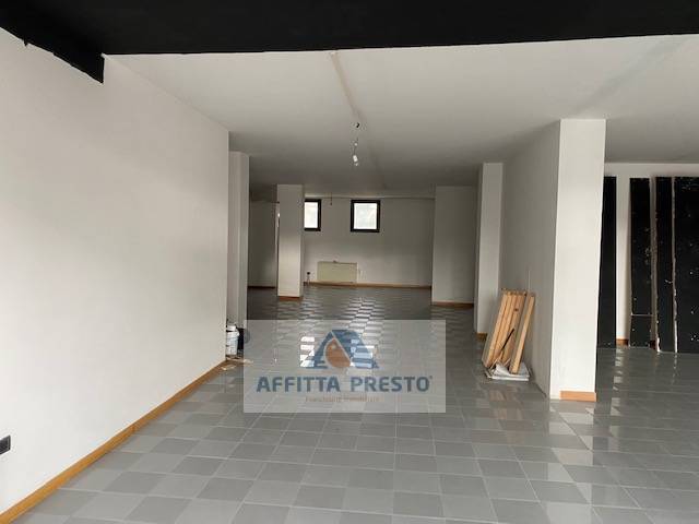 negozio in affitto ad Empoli
